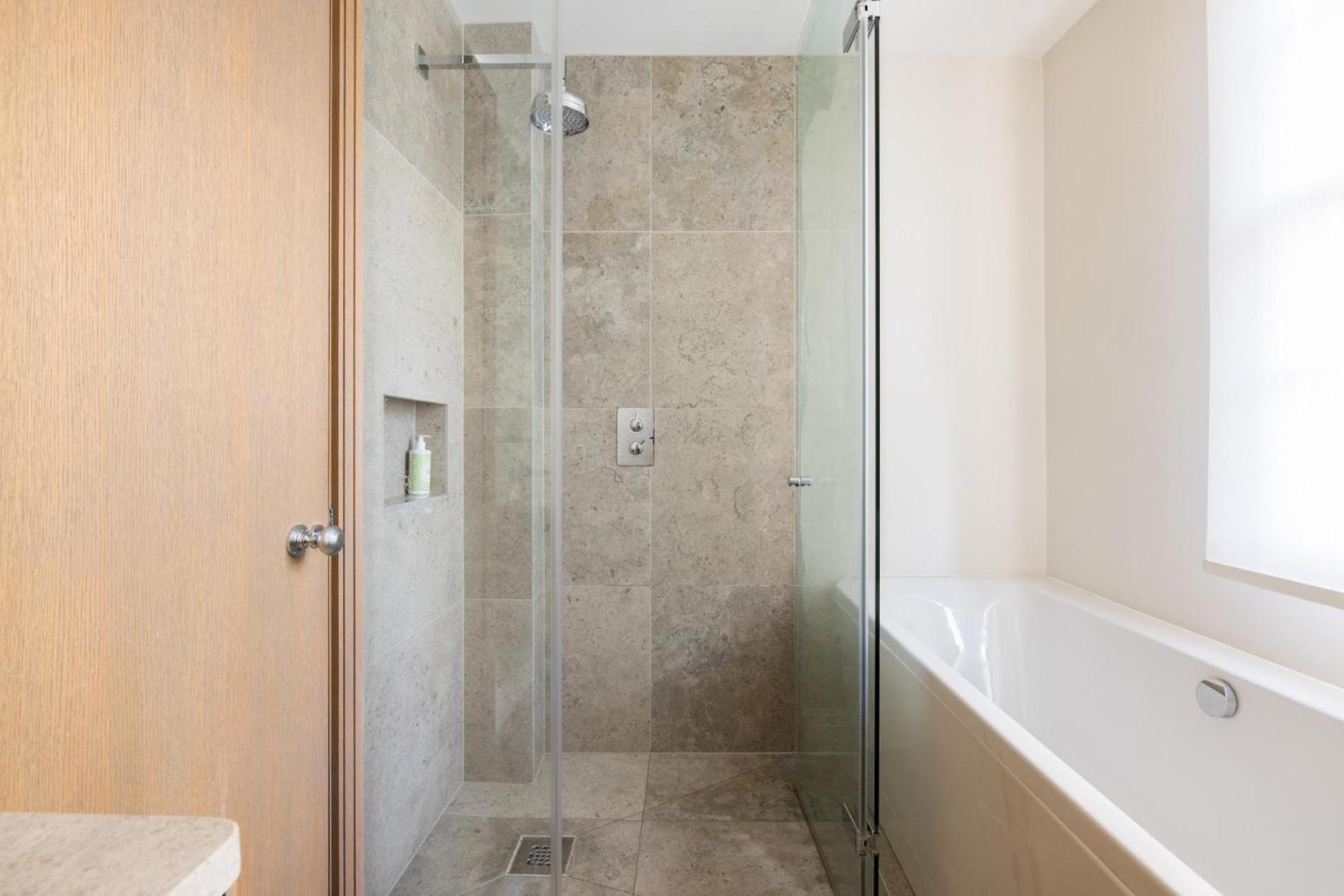 Sunny In Chelsea - Luxurious 3 Bedroom Chelsea * Londra